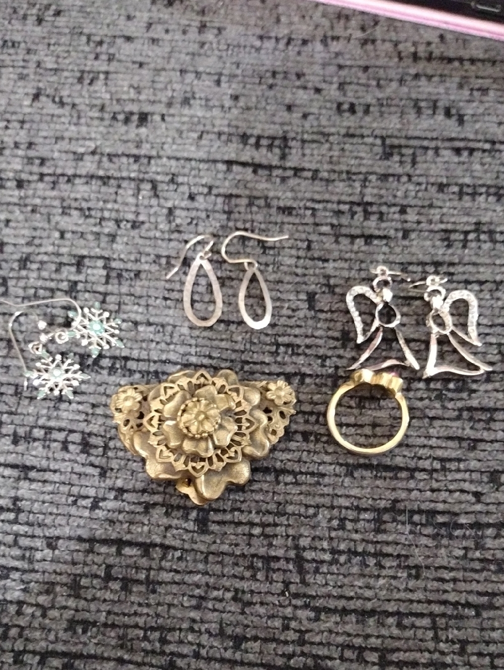 Gold-Tone Floral Filigree Earrings - Vintage-Inspired Women’s Jewelry